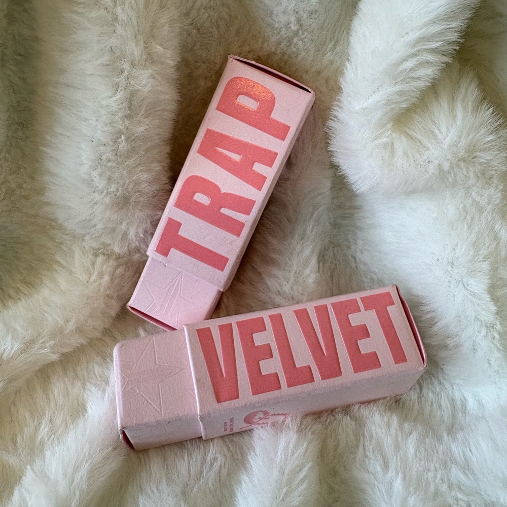 Jeffree Star Velvet Trap Lipstick in Blush Pink